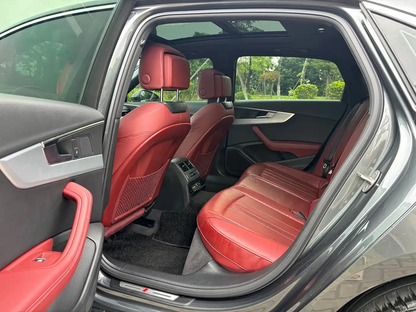 Audi A4L 2021 40 TFSI Premium Life Edition фото 7