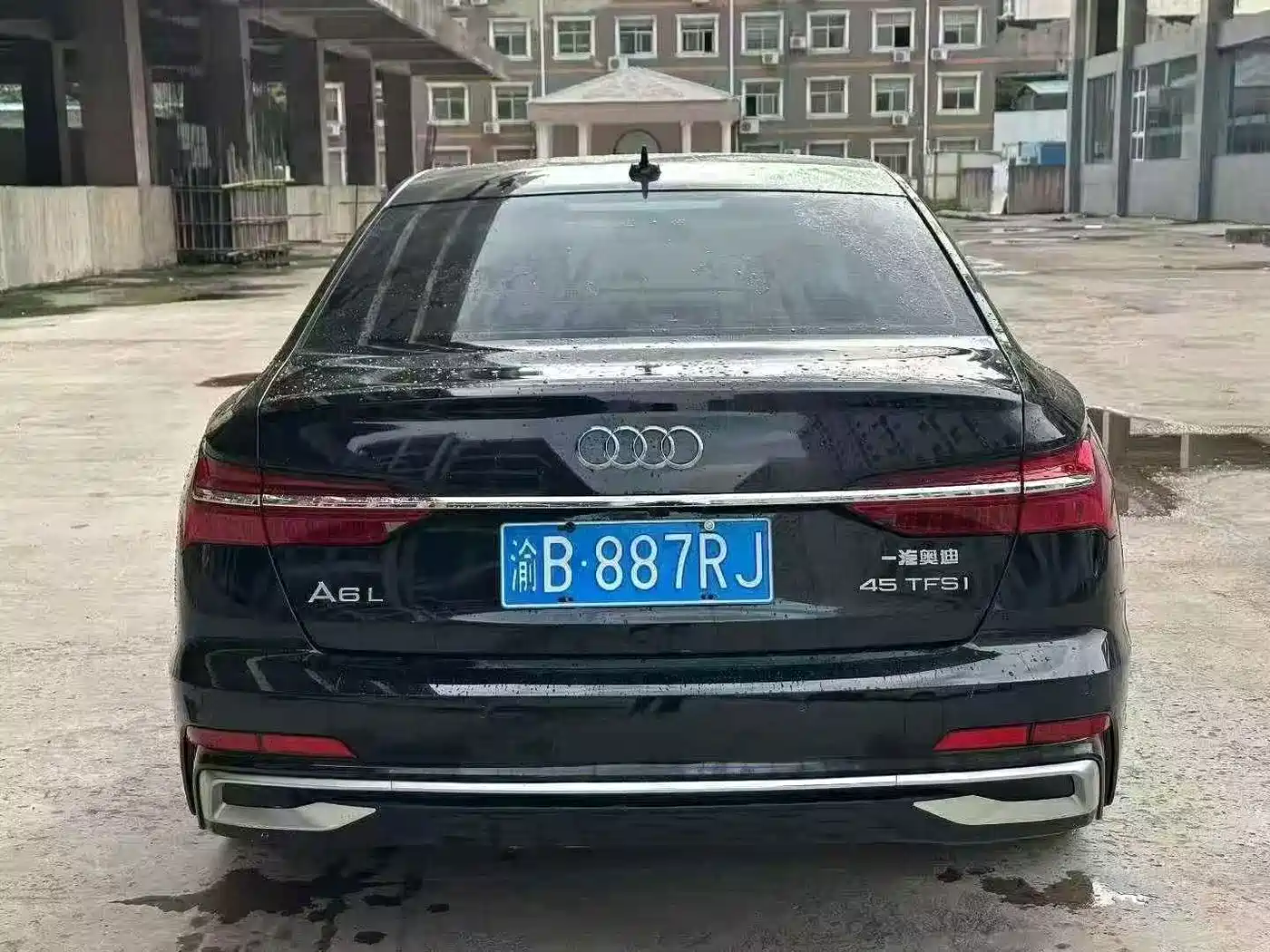 Фото 8 - Audi A6L