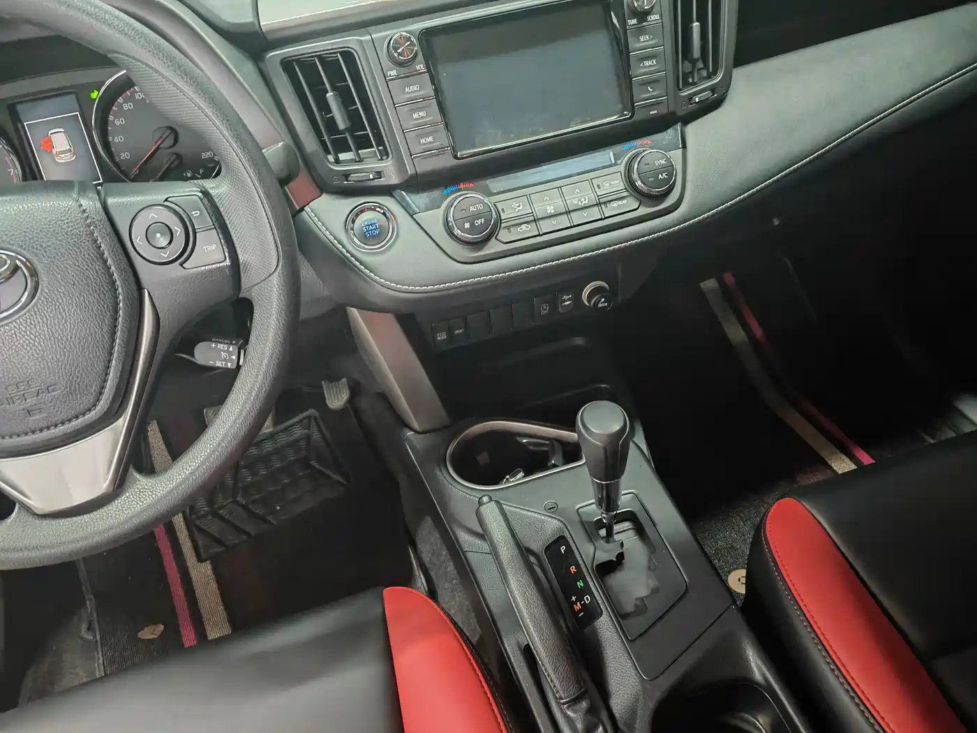 Toyota RAV4 Rongfang 2019 2.0L CVT 2WD Style X Limited Edition China VI фото 6