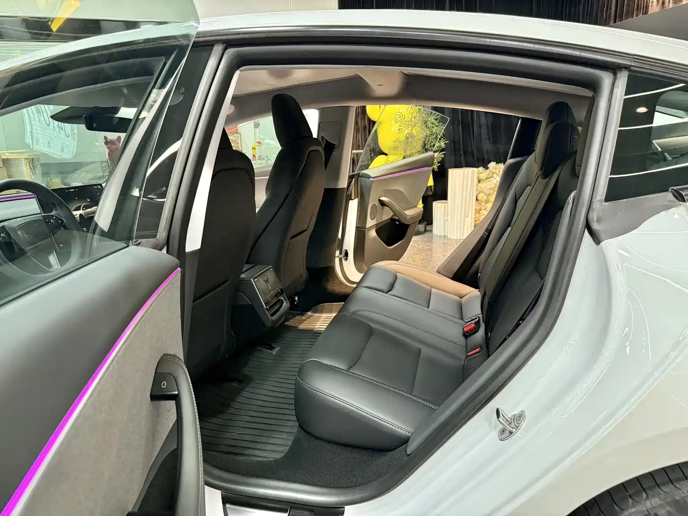 Фото 5 - Tesla Model 3