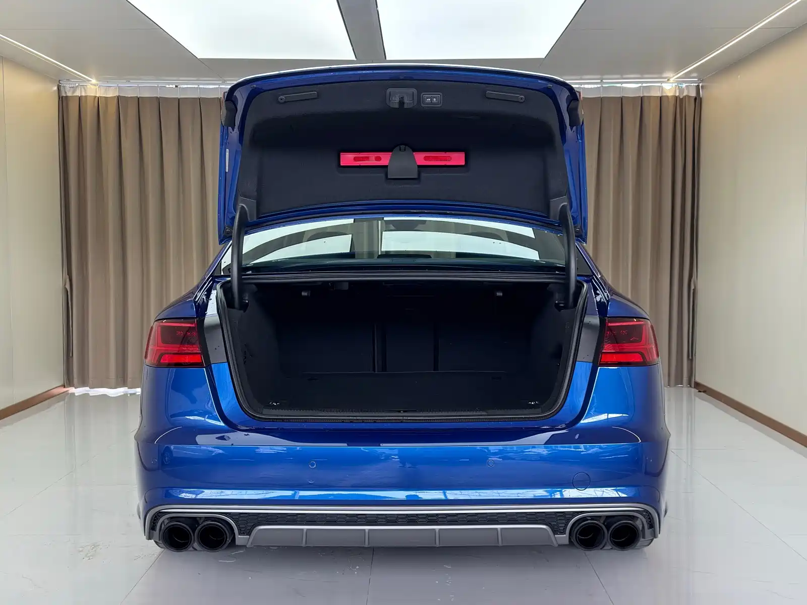 Фото 20 - Audi S6