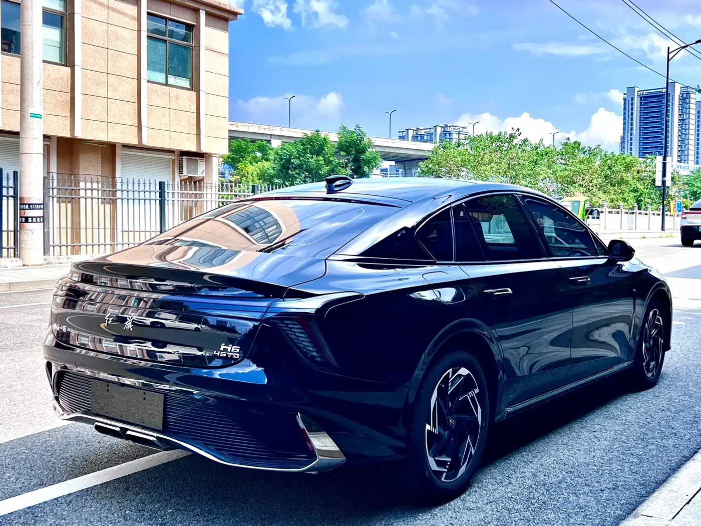 Hongqi H6 2026 2025 Model 2.0T Fashion Edition
