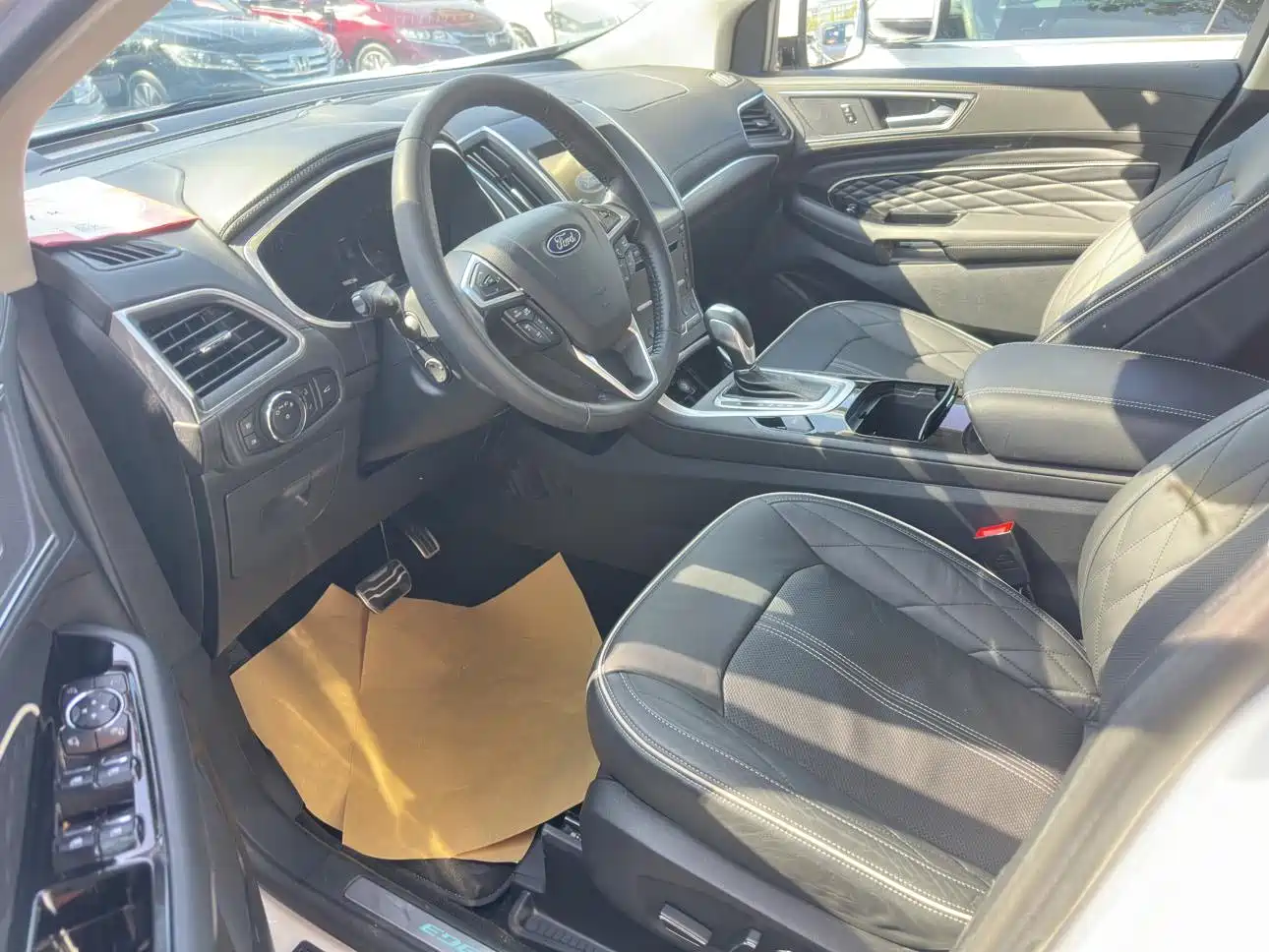 Фото 9 - Ford Edge