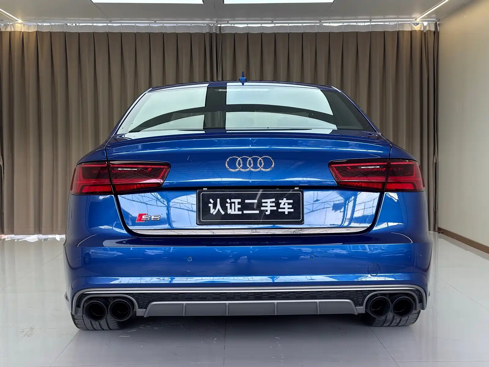 Фото 19 - Audi S6
