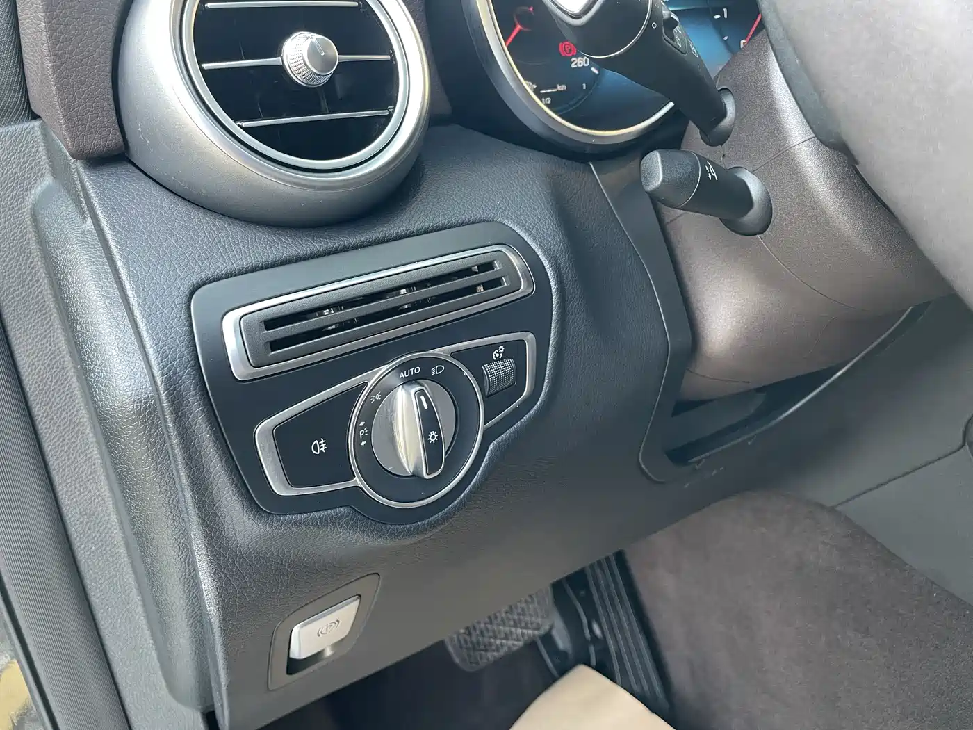 Mercedes-Benz GLC 2022 Facelift GLC 300 L 4MATIC Dynamic Collector's Edition фото 18