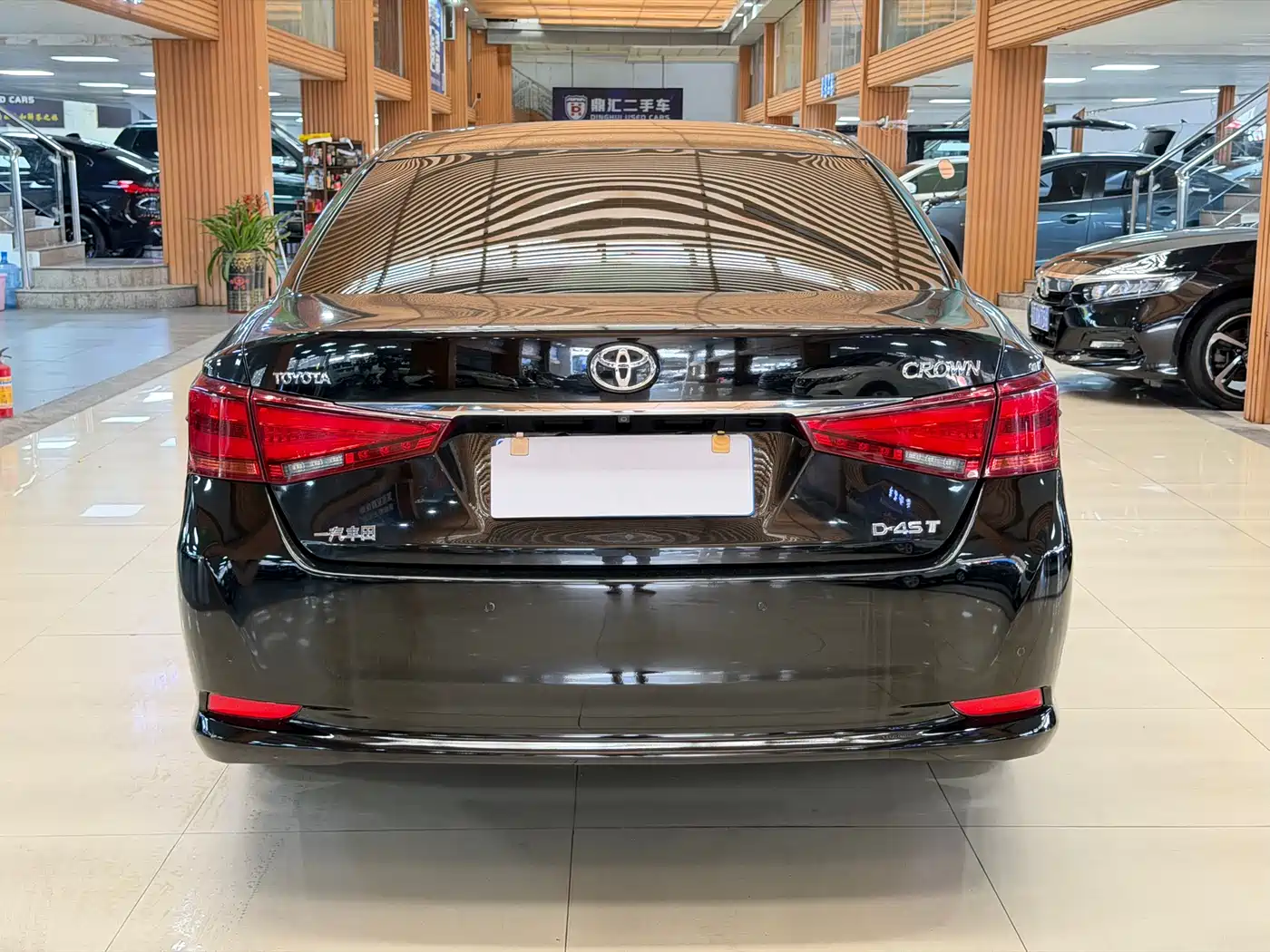 Toyota Crown 2015 2.0T Fashion фото 19