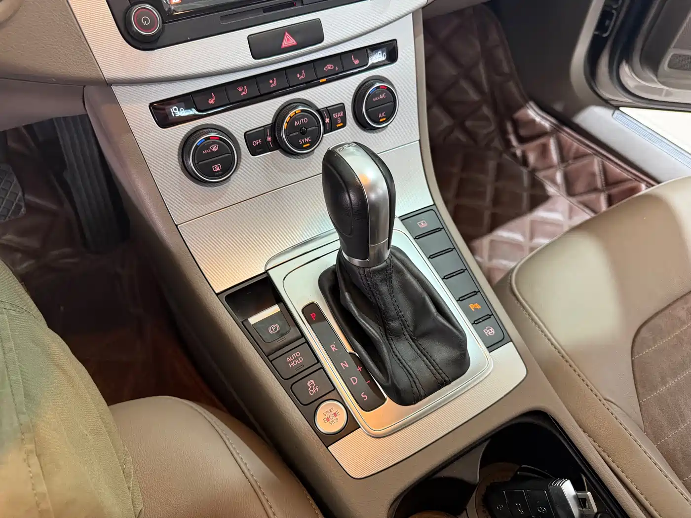 Volkswagen Magotan 2013 1.8TSI Premium фото 15