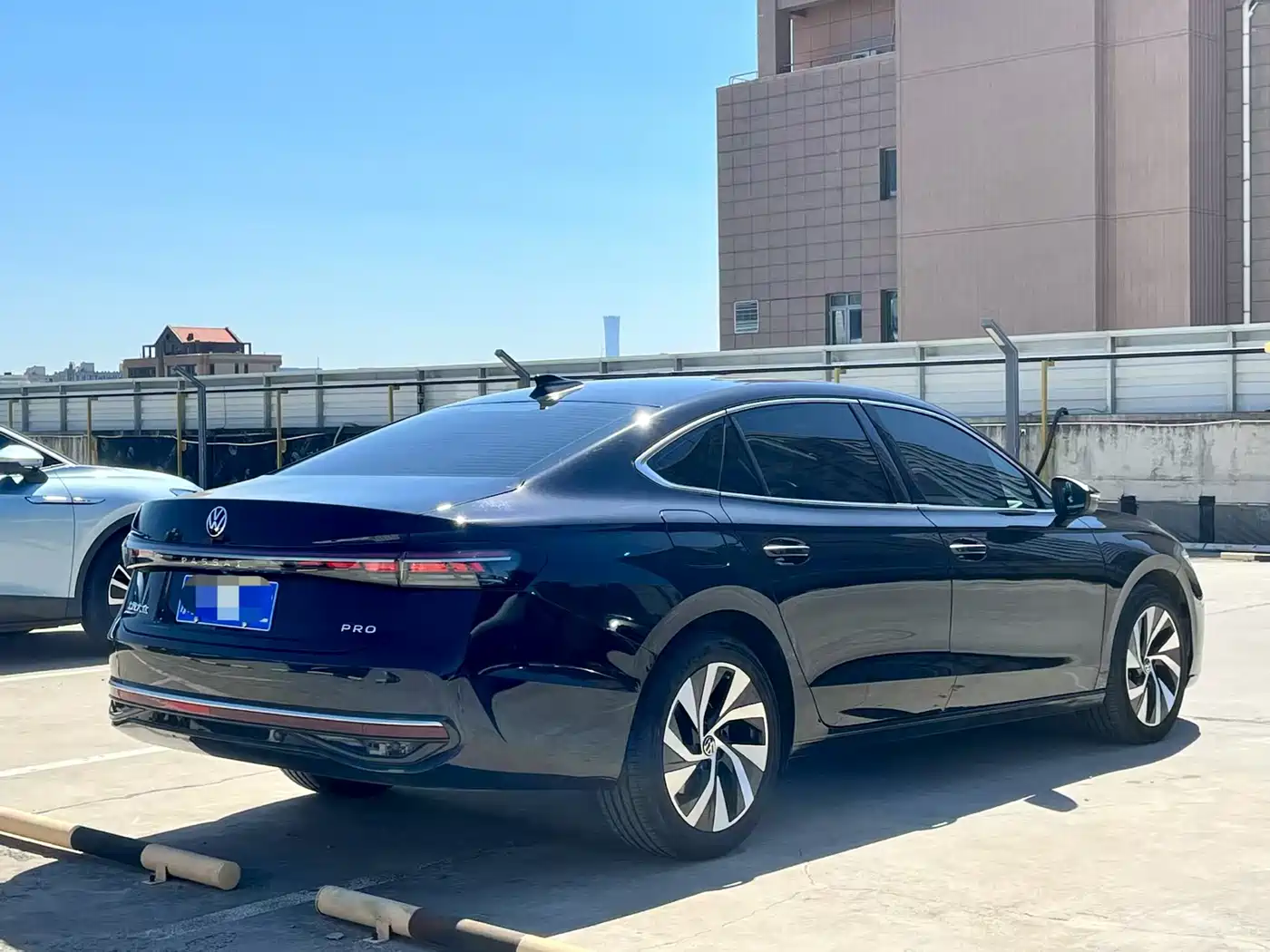 Volkswagen Passat 2025 Pro 380TSI Dragon Glory Edition фото 7