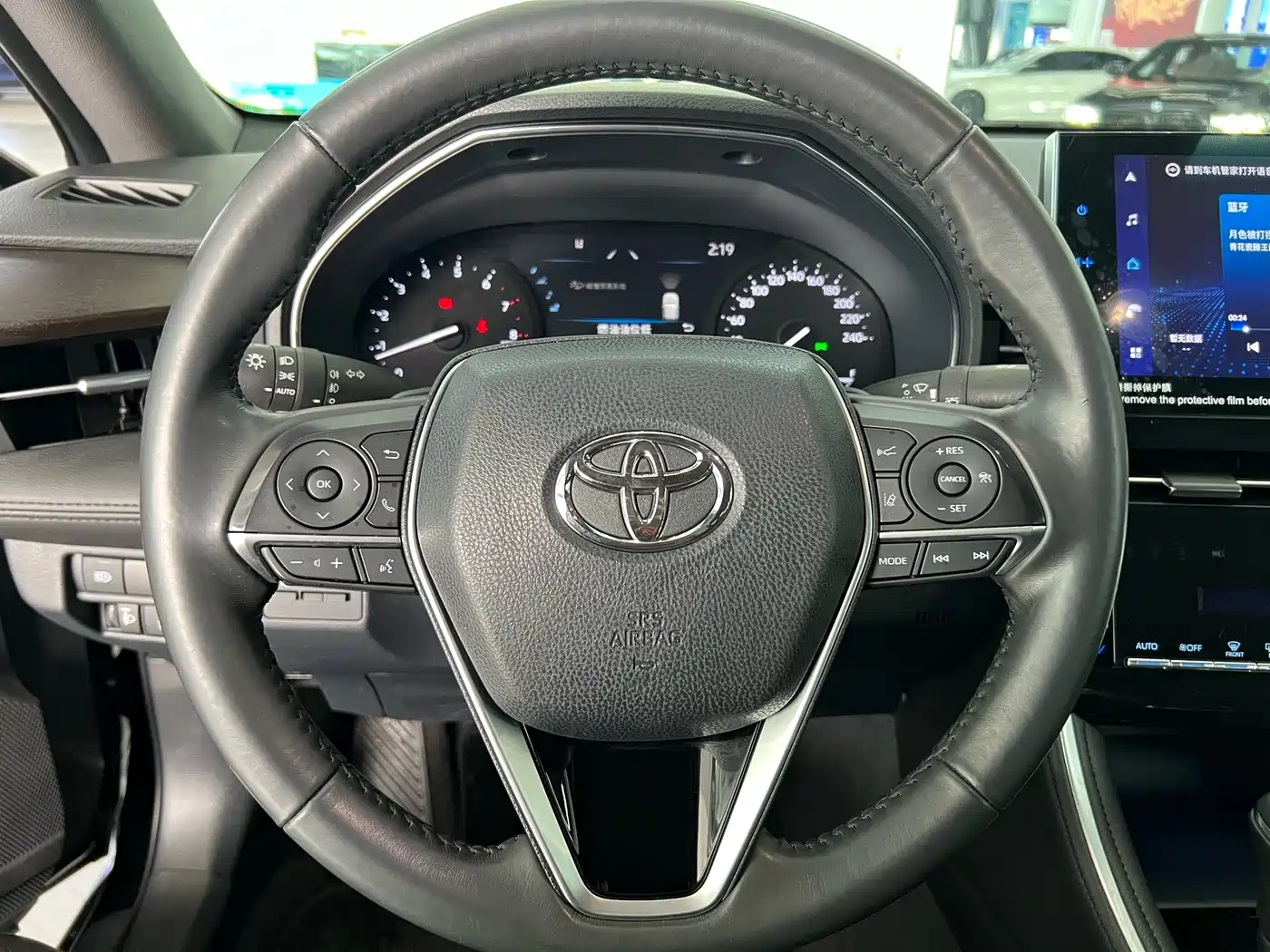Toyota Avalon 2023 2.5L Luxury Edition фото 10