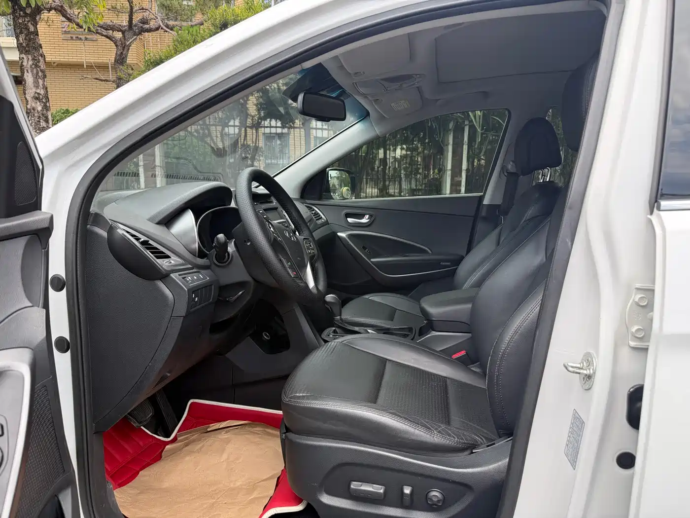 Hyundai Santa Fe 2015 2.4L Automatic 2WD Smart 5-seater фото 10