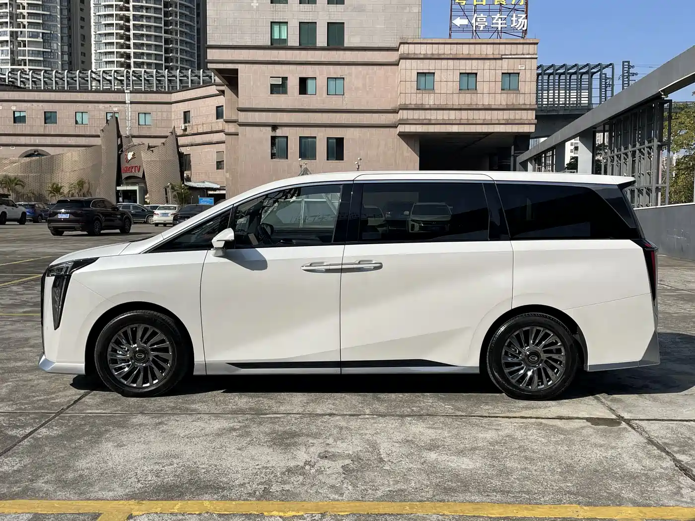 GAC Trumpchi Trumpchi M8 2023 Model Master Series Hybrid Ultimate Edition фото 22