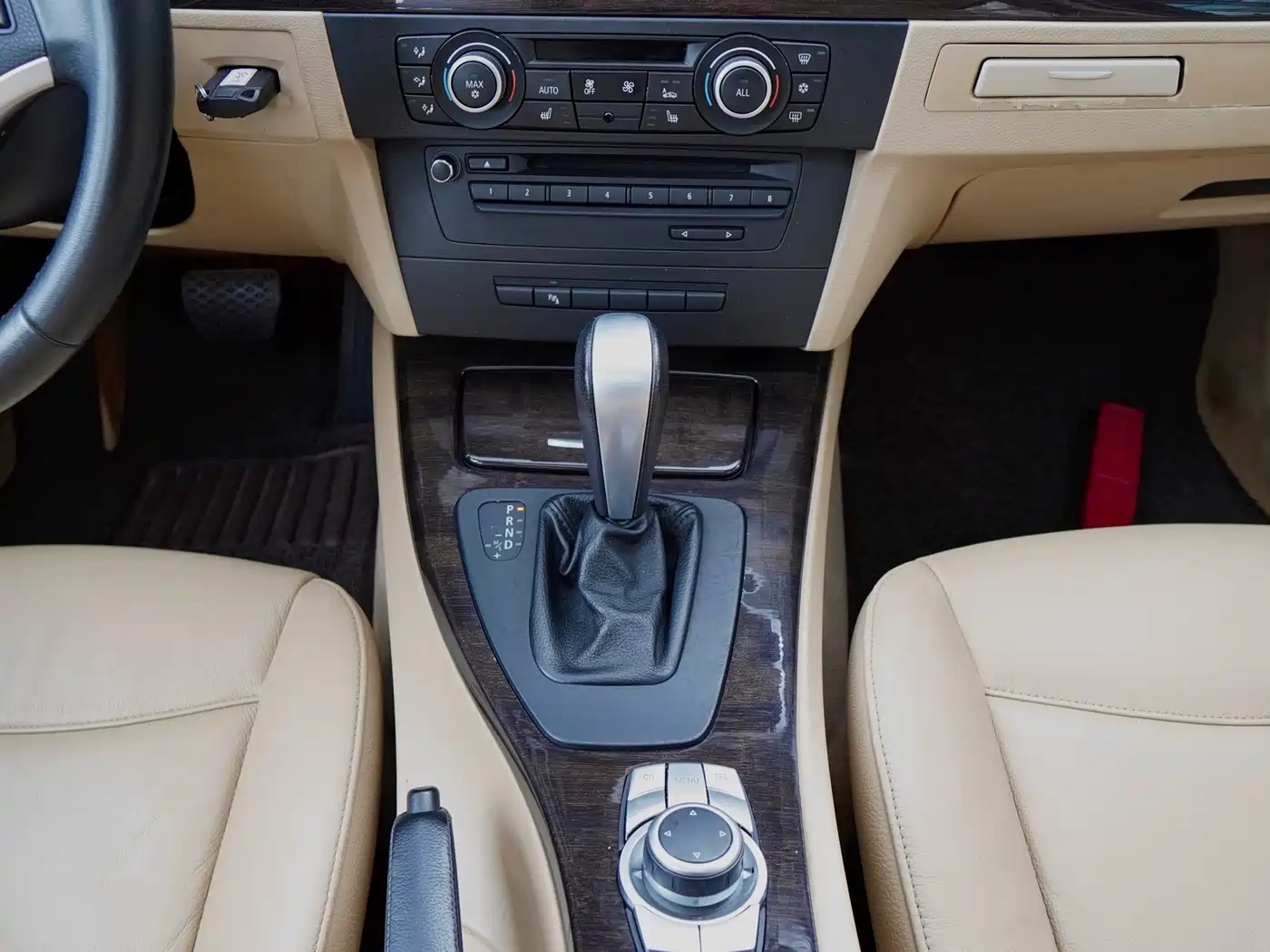 BMW 3 Series (Import) 2010 325i Luxury фото 10