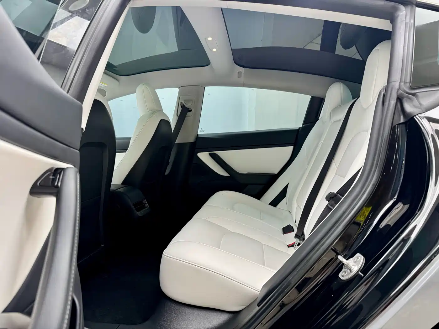 Photo 8 - Tesla Model 3