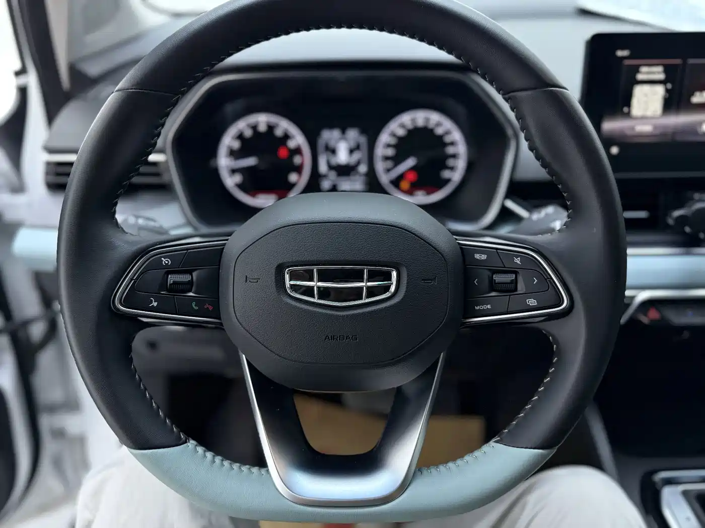 Geely Emgrand S 2022 2022 1.4T CVT Crossover Player