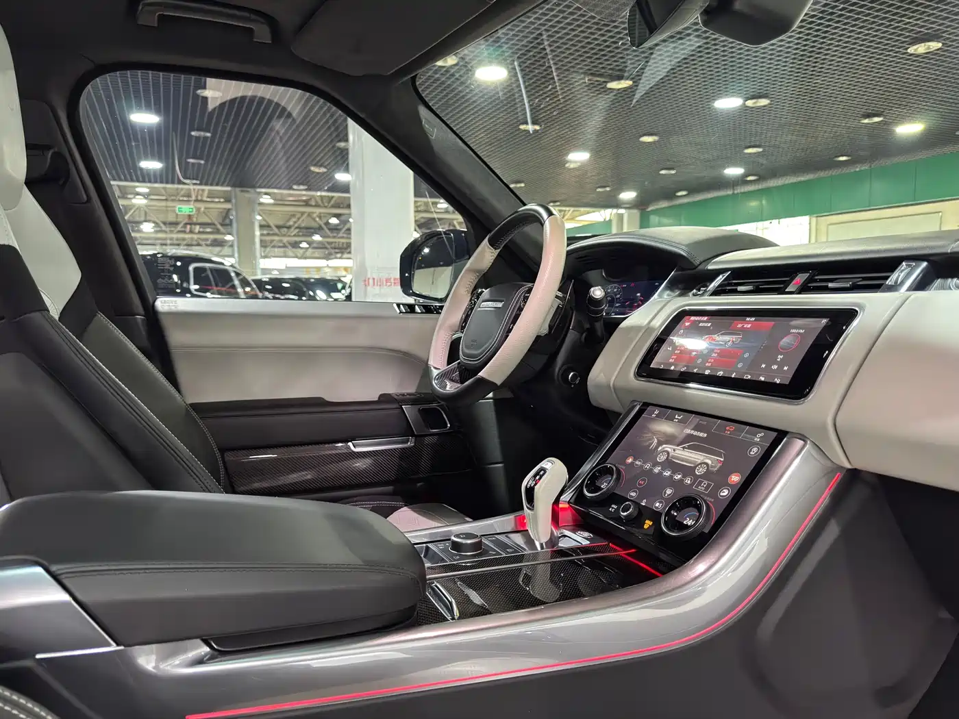 Land Rover Range Rover Sport 2022 Model 5.0 SC V8 SVR Peak Collector's Edition фото 11
