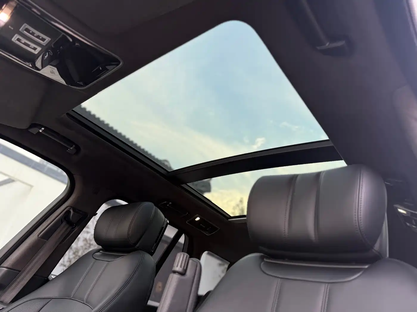 Land Rover Range Rover 2018 3.0 SC V6 Golden Age Edition фото 8