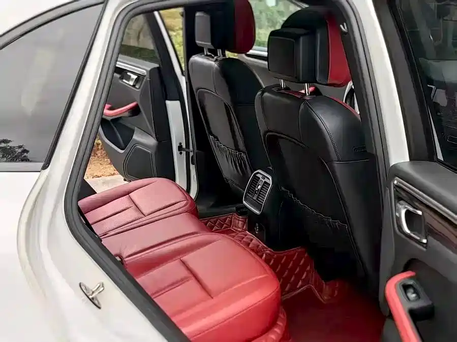 Porsche Macan 2018 Macan 2.0T фото 10
