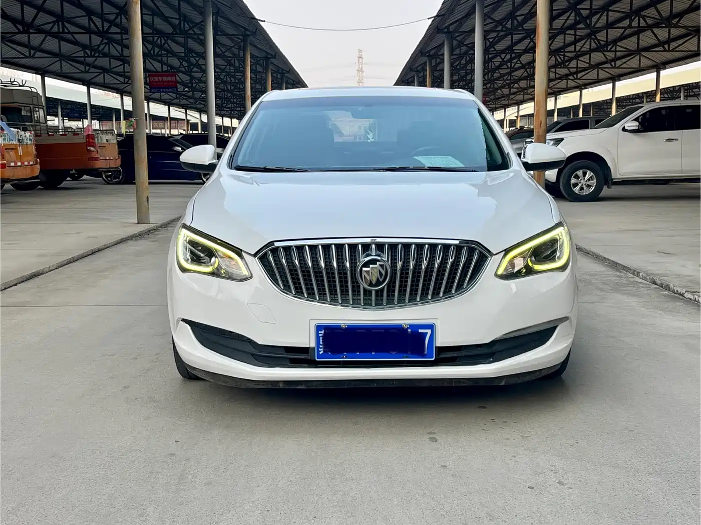 Buick Excelle 2016 Model 15N Automatic Luxury фото 2