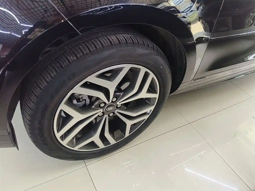 Land Rover Range Rover Evoque 2021 Range Rover Evoque L 249PS R-Dynamic First Edition Launch Edition фото 23