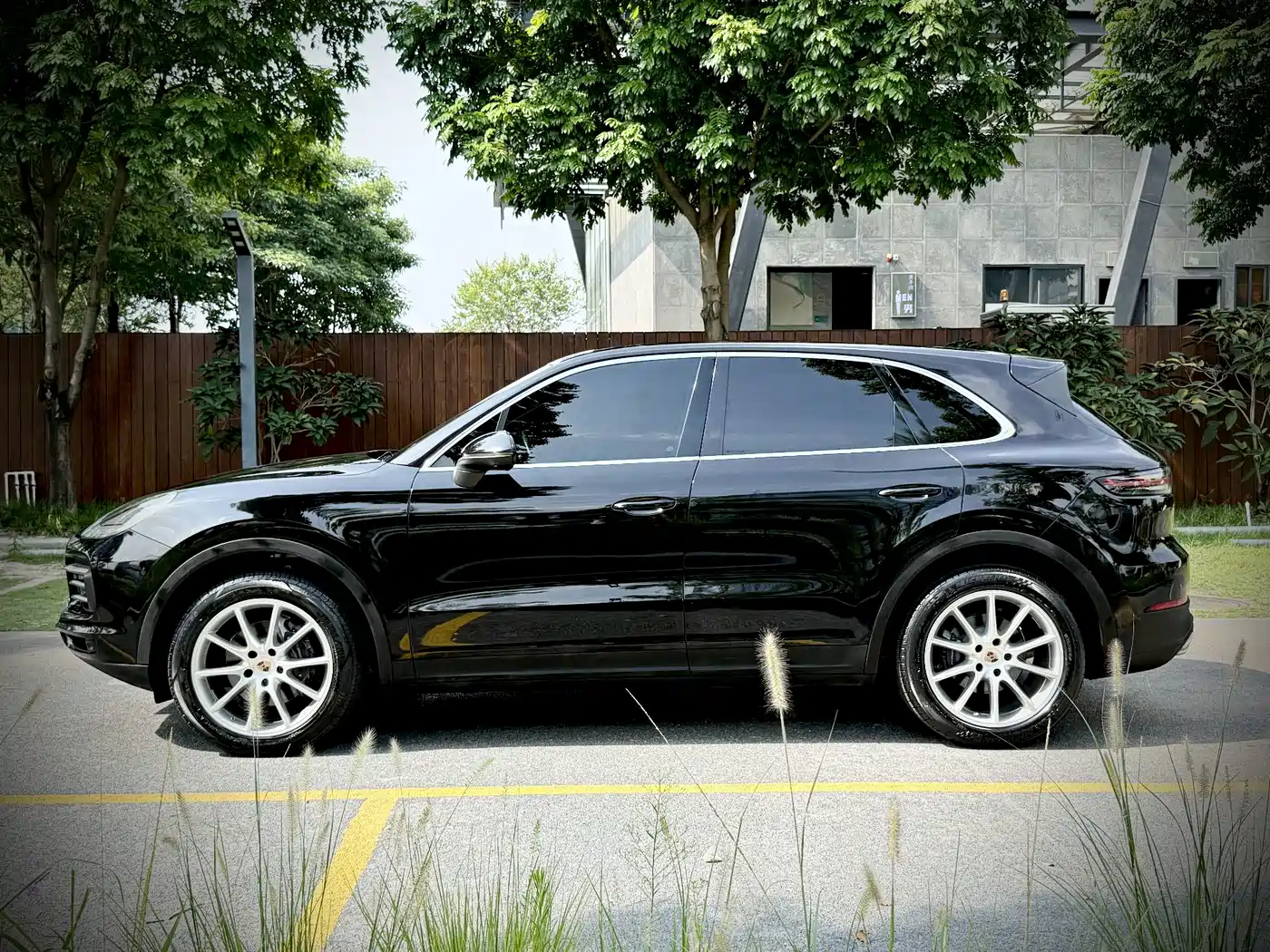 Photo 6 - Porsche Cayenne