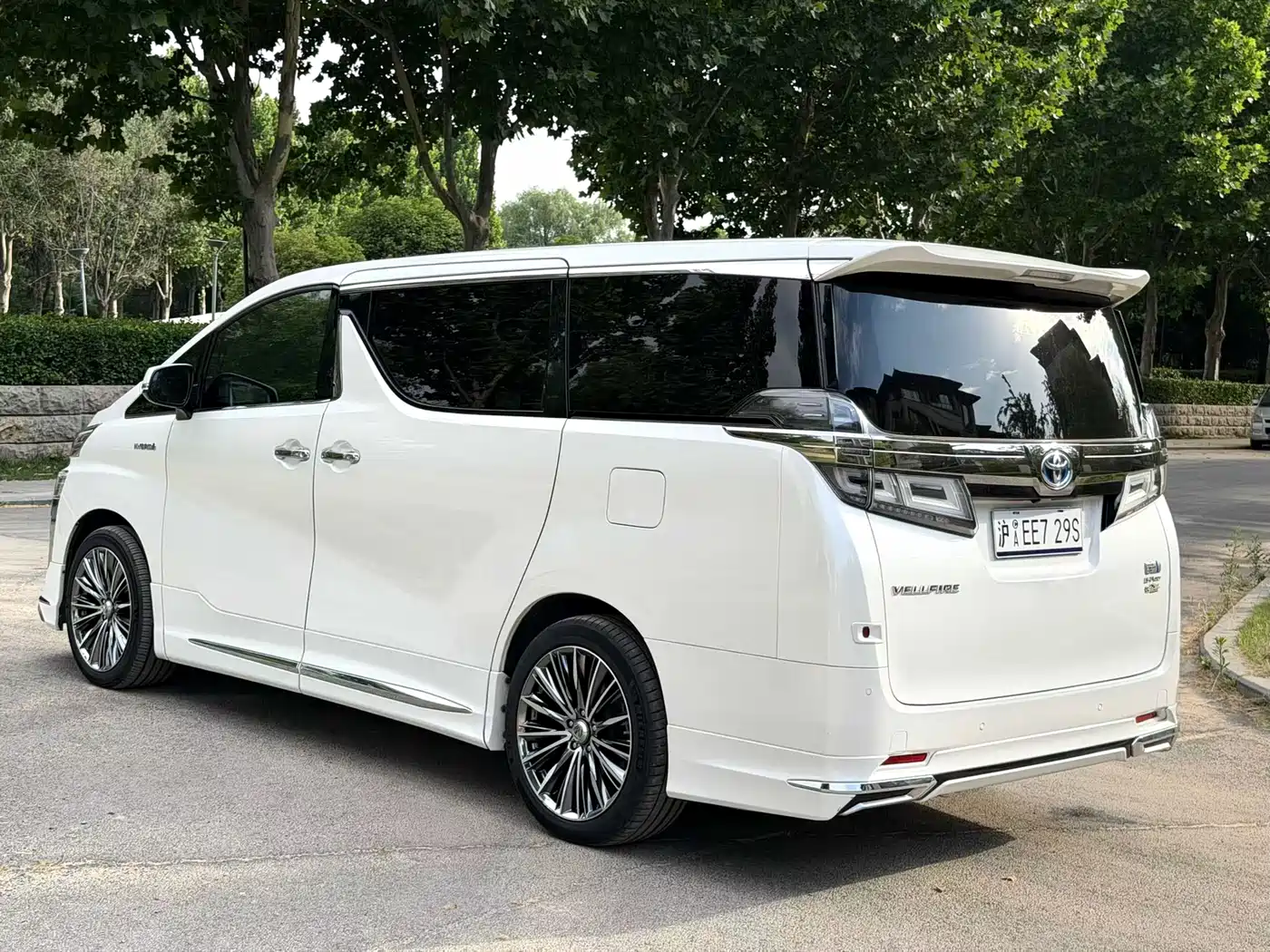 Toyota Vellfire 2019 Hybrid 2.5L HV Luxury Edition фото 7