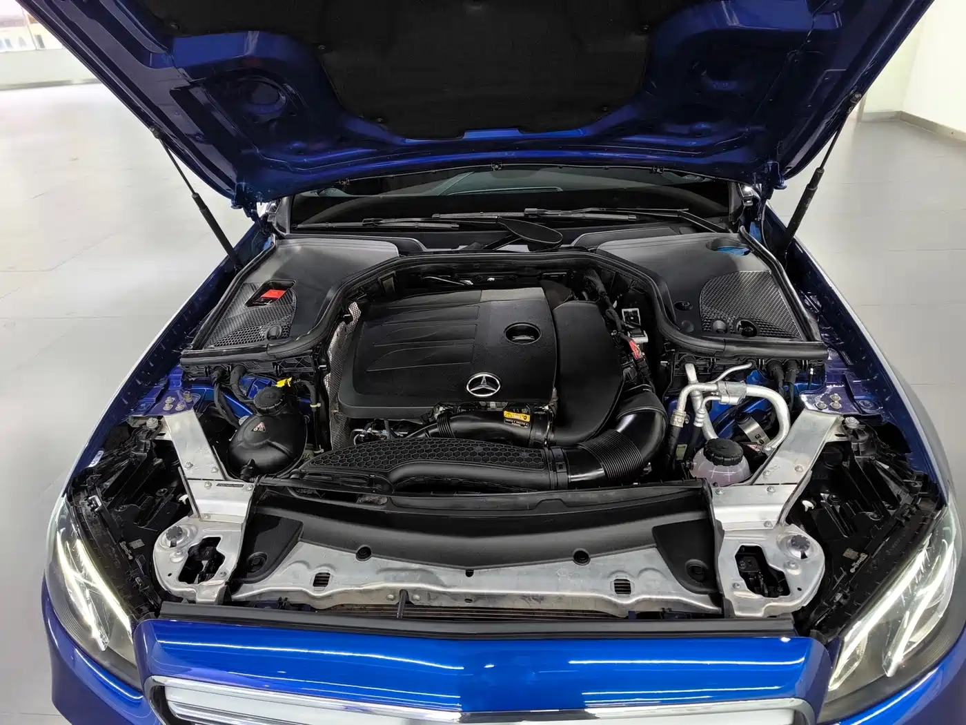 Mercedes-Benz E-Class 2020 Model E 260 L Sport фото 32