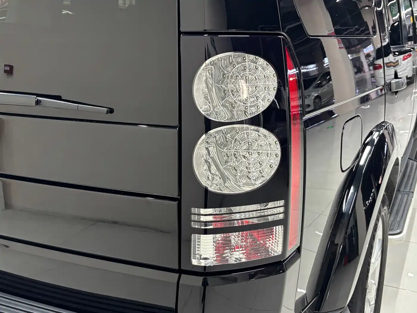 Land Rover Discovery 2016 3.0 SC V6 SE фото 11