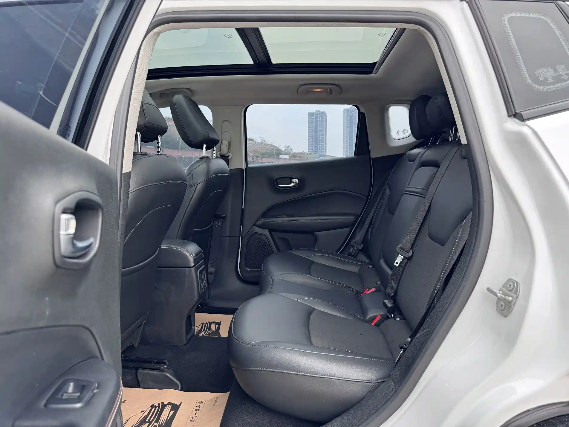 Фото 11 - Jeep Compass