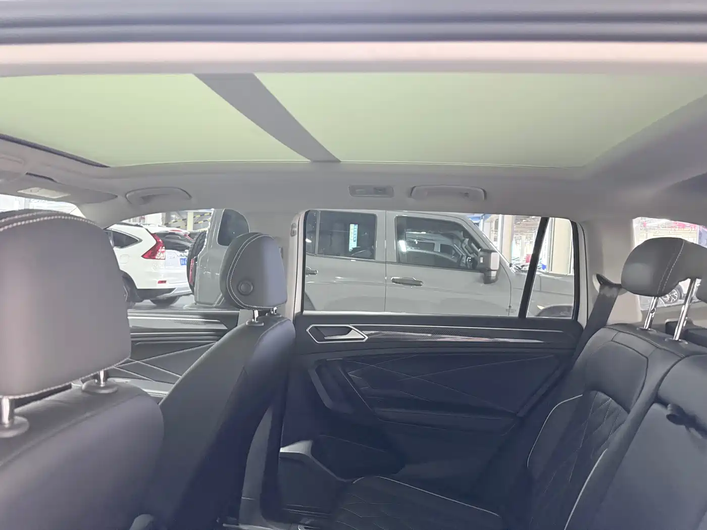 Volkswagen Tiguan L 2022 330TSI Auto 2WD R-Line Premium Edition фото 13