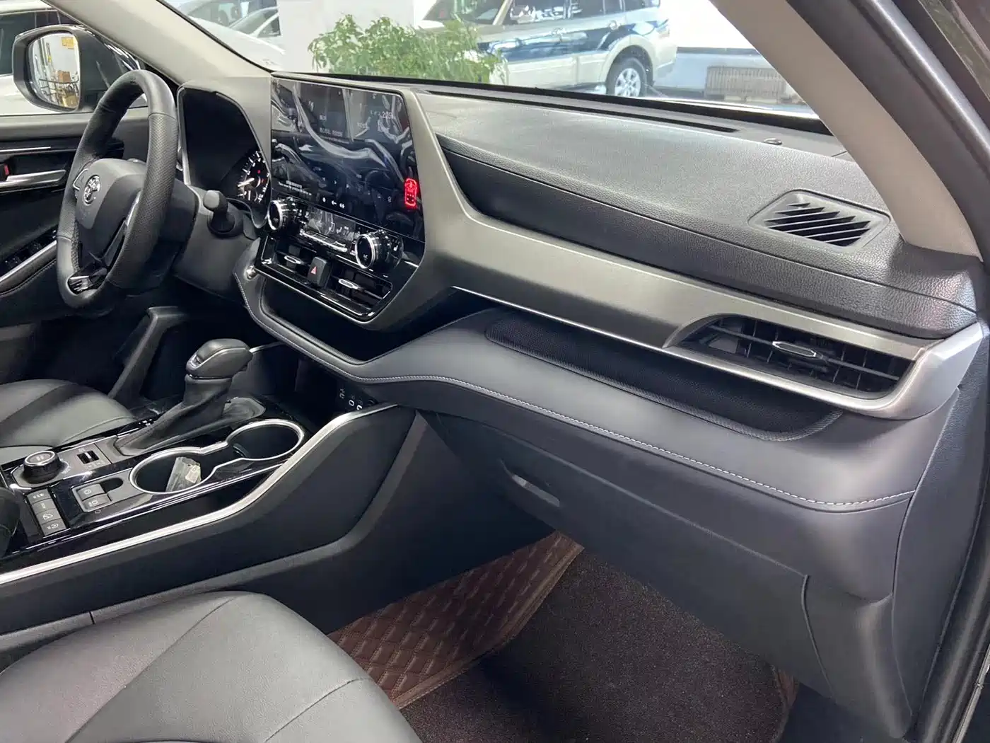 TOYOTA HIGHLANDER