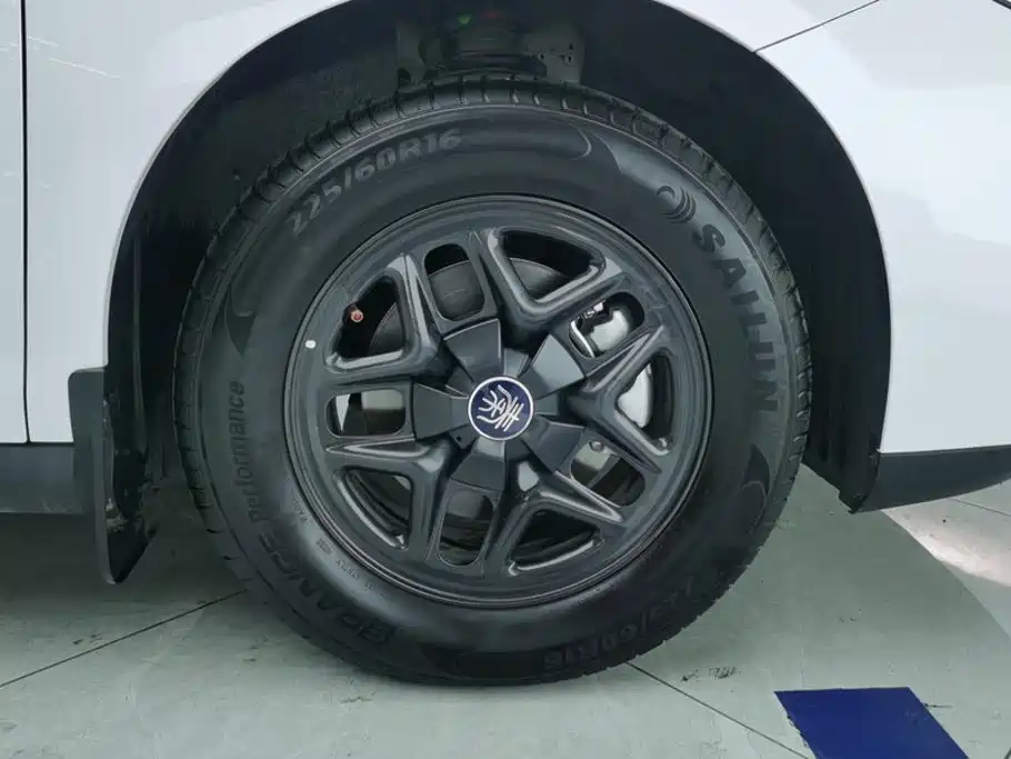 BYD Qin PLUS 2026 2026 DM-i Smart Edition 128KM Progressive