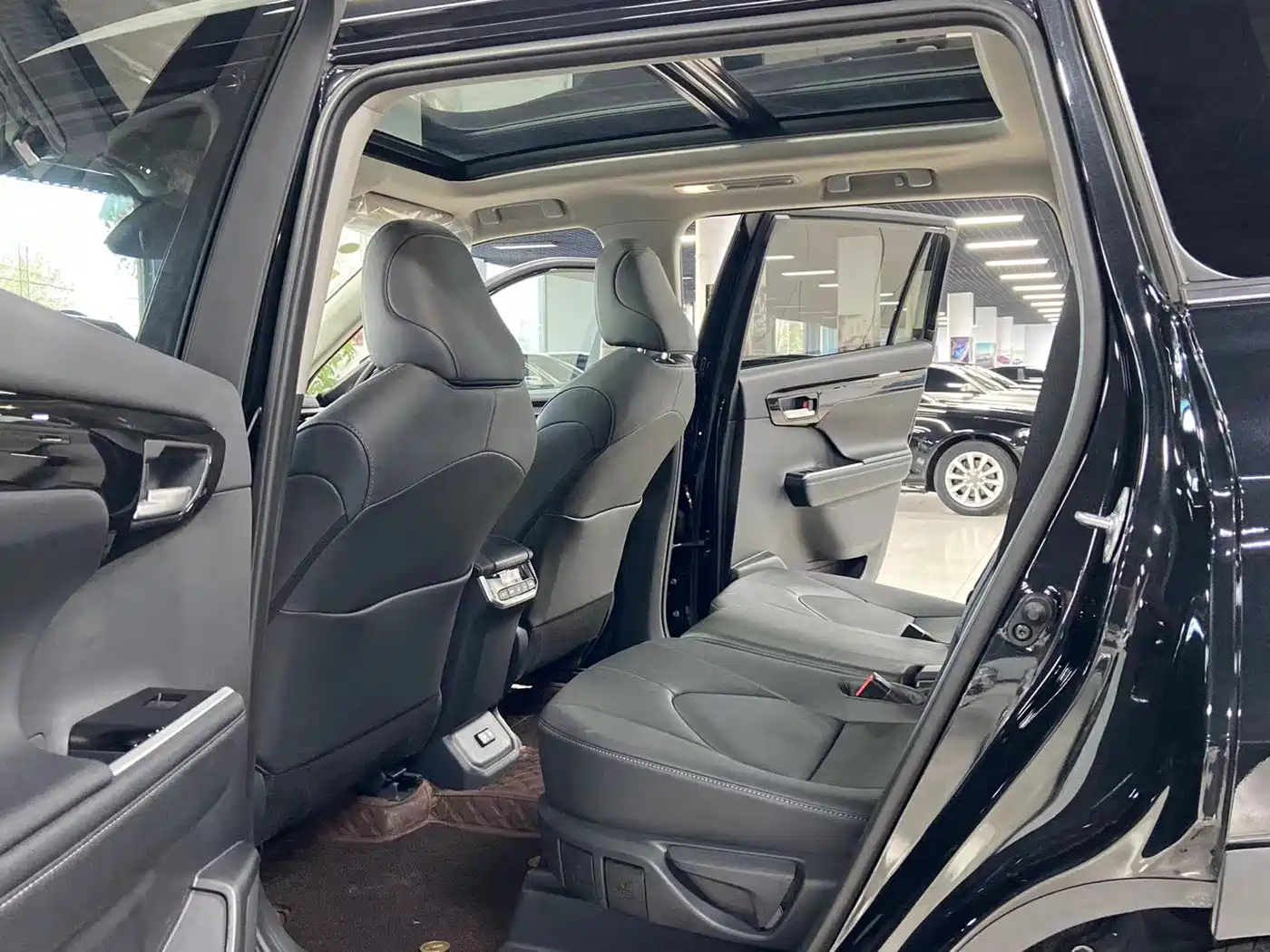 TOYOTA HIGHLANDER