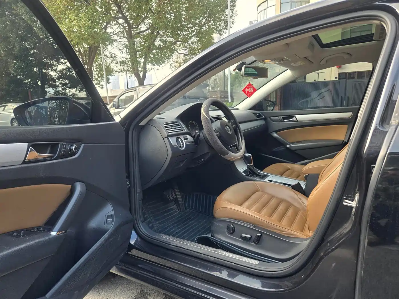Volkswagen Passat 2015 1.8TSI DSG Prestige Edition фото 7