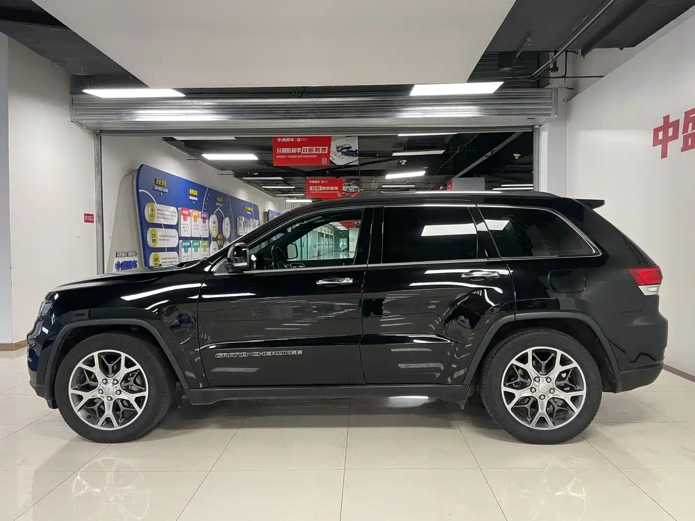 Jeep Grand Cherokee (Import) 2020 2020 3.0L Elite Navigation Edition
