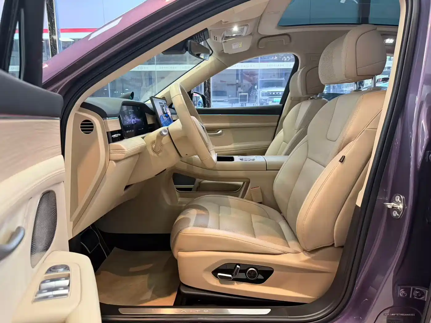AITO Wenjie AITO M5 2025 Extended Range Ultra AWD фото 6