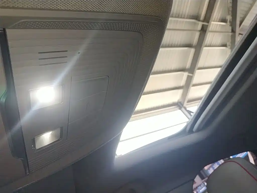 BYD Destroyer 05 2022 DM-i 55KM Luxury фото 14