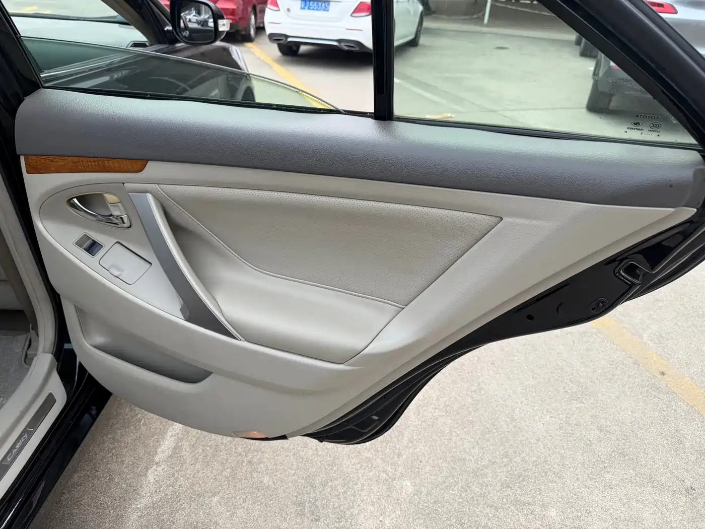 Toyota Camry 2013 200G Classic Luxury Edition фото 18