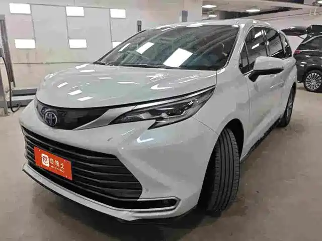 Toyota Sienna 2025