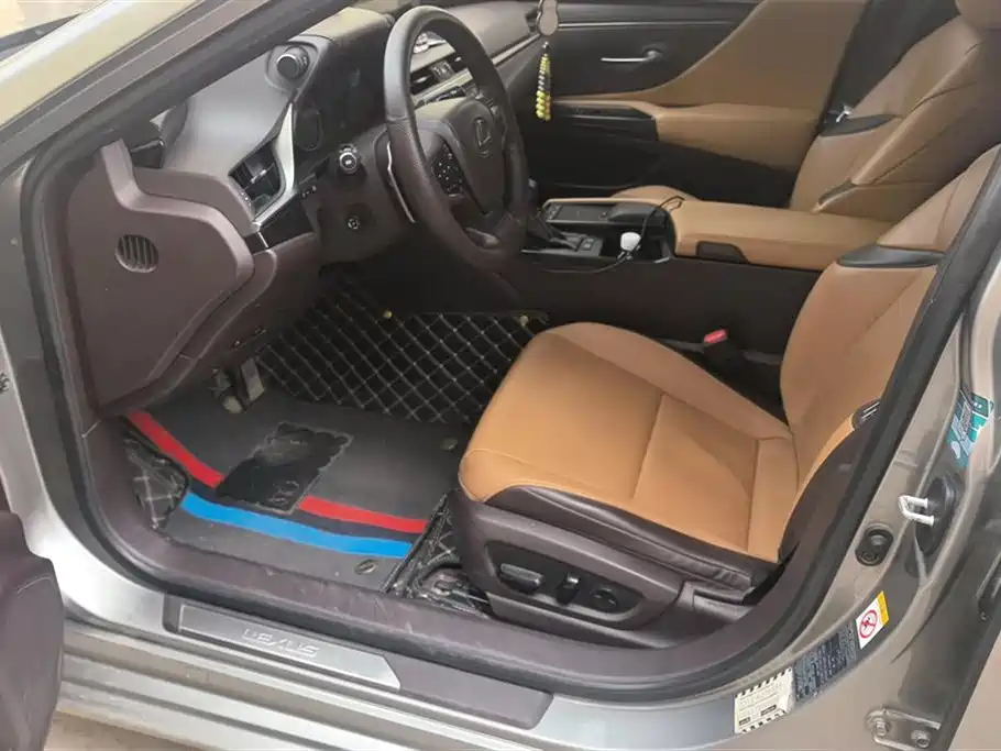 Lexus ES 2020 200 Luxury фото 9