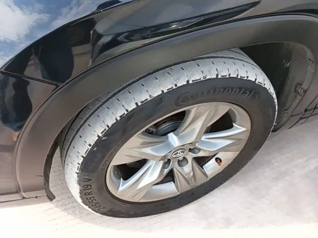Photo 23 - Toyota Highlander