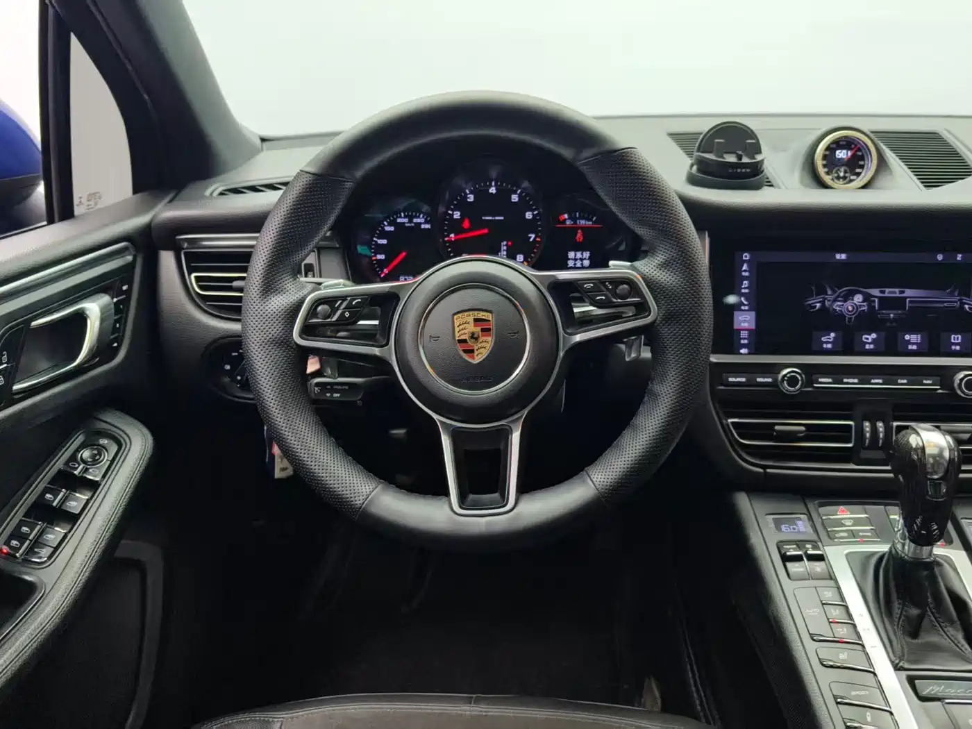 Porsche Macan фото 8