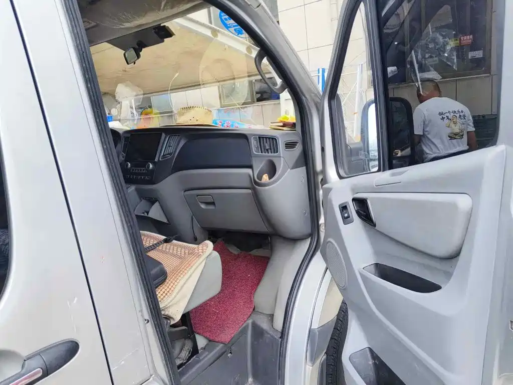 Foton Tuyano 2023 2023 2.0T Automatic Jixiang Multi-function Long Wheelbase Medium Roof Rear Single Tire 6/7/9 Seater