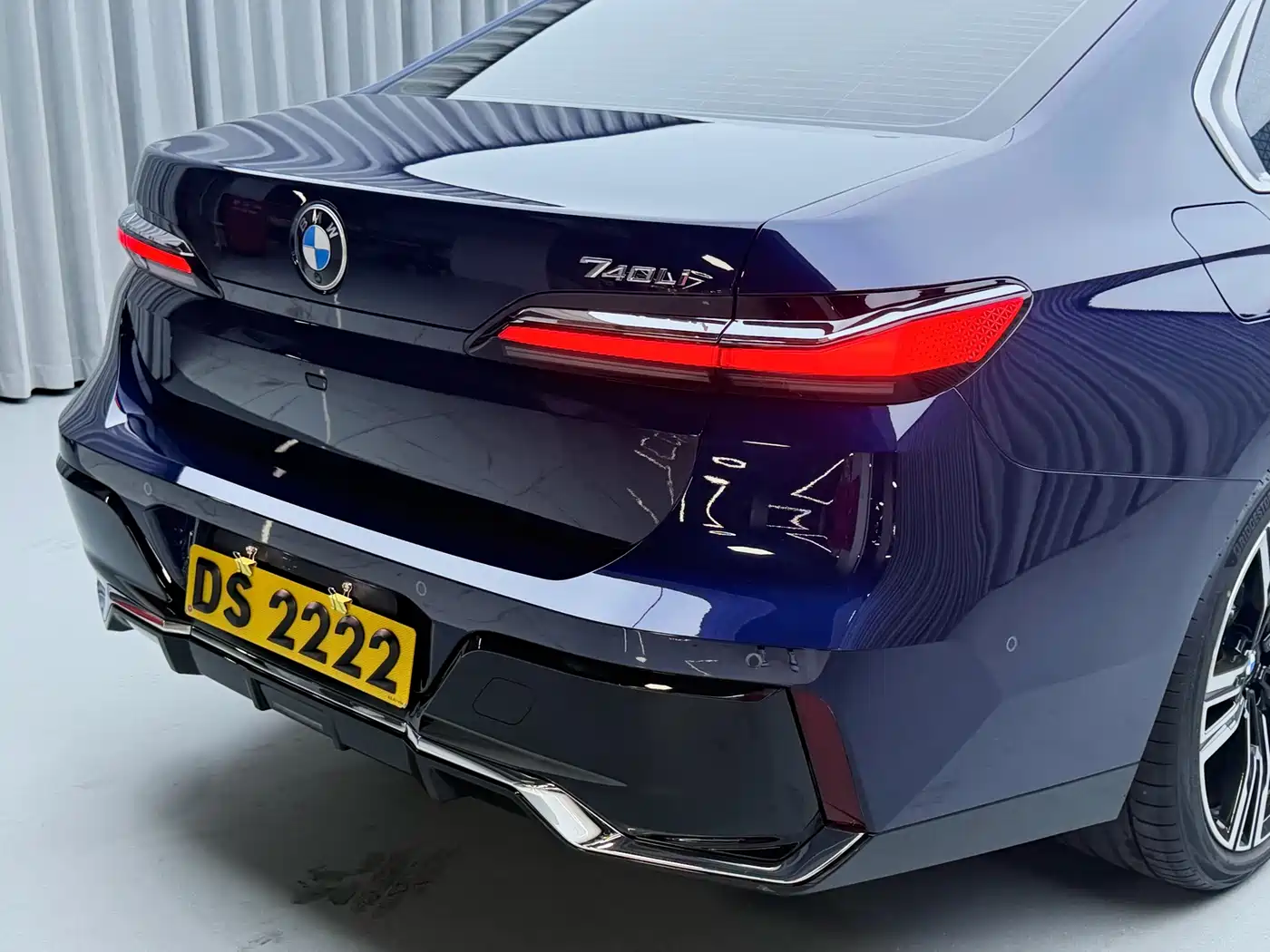BMW 7 Series 2023 740Li Exclusive M Sport Package фото 29