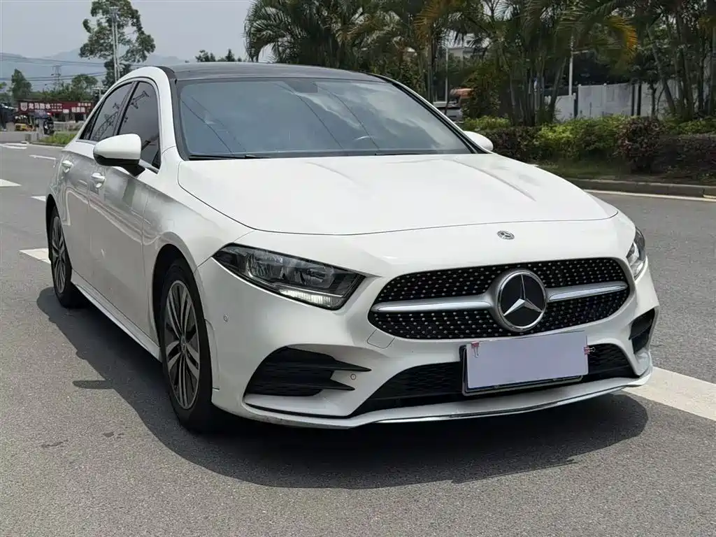 Mercedes-Benz A-Class 2019 A 180 L Sport Sedan фото 21