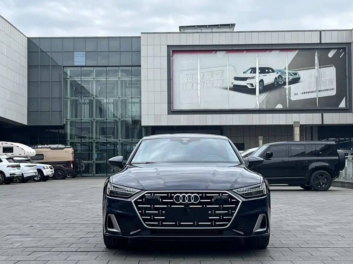Audi A7L 2022 45 TFSI S-line Dream Builder Edition фото 2