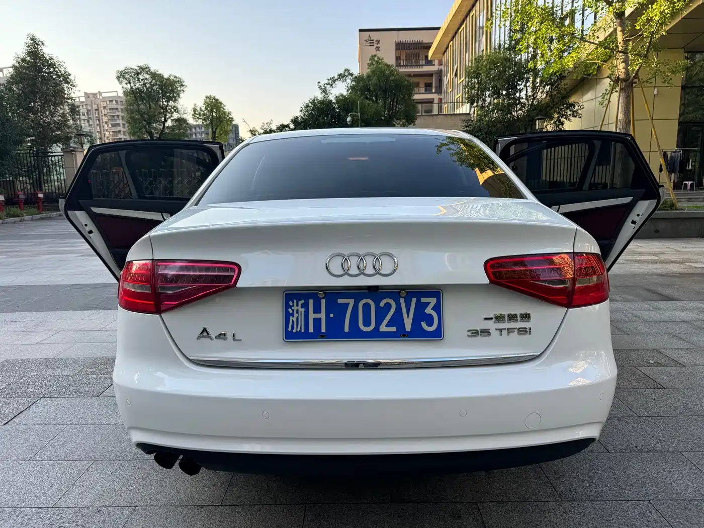 Audi A4L 2013 35 TFSI Automatic Standard фото 13