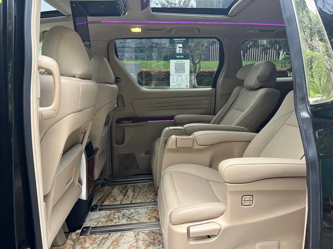 Toyota Alphard 2011 3.5L Luxury Edition фото 9