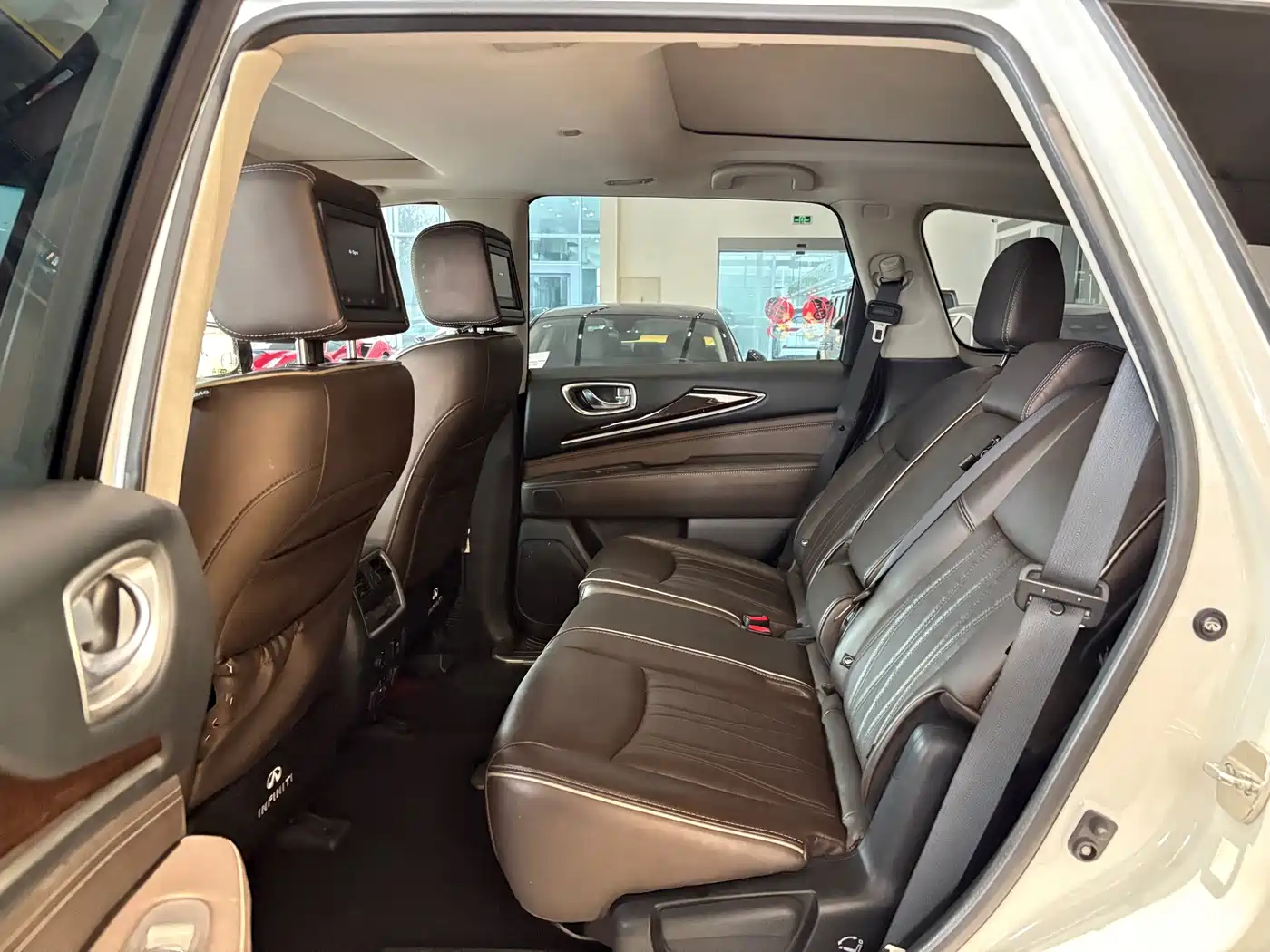Infiniti QX60 (Import) 2018 2018 2.5 S/C Hybrid AWD Champion Family Edition