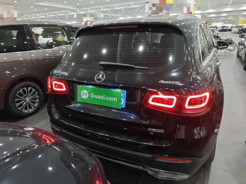 MERCEDES-BENZ GLC