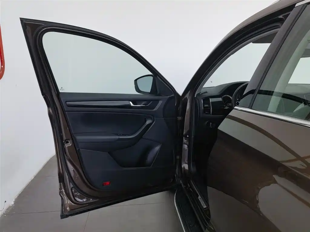 Škoda Kodiaq 2018 Facelift TSI330 5-seat 2WD Premium Luxury Edition фото 8